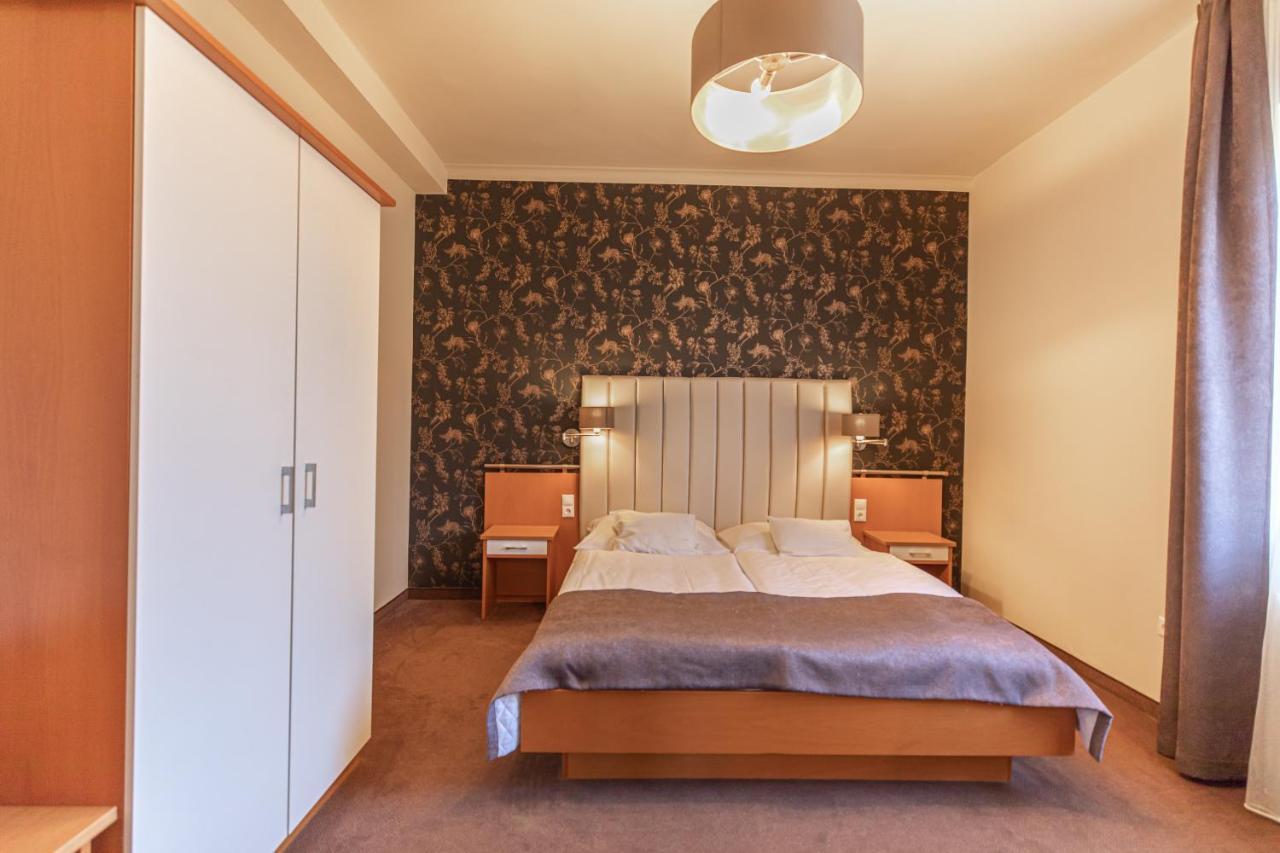 City Hotel ميسكولك المظهر الخارجي الصورة
