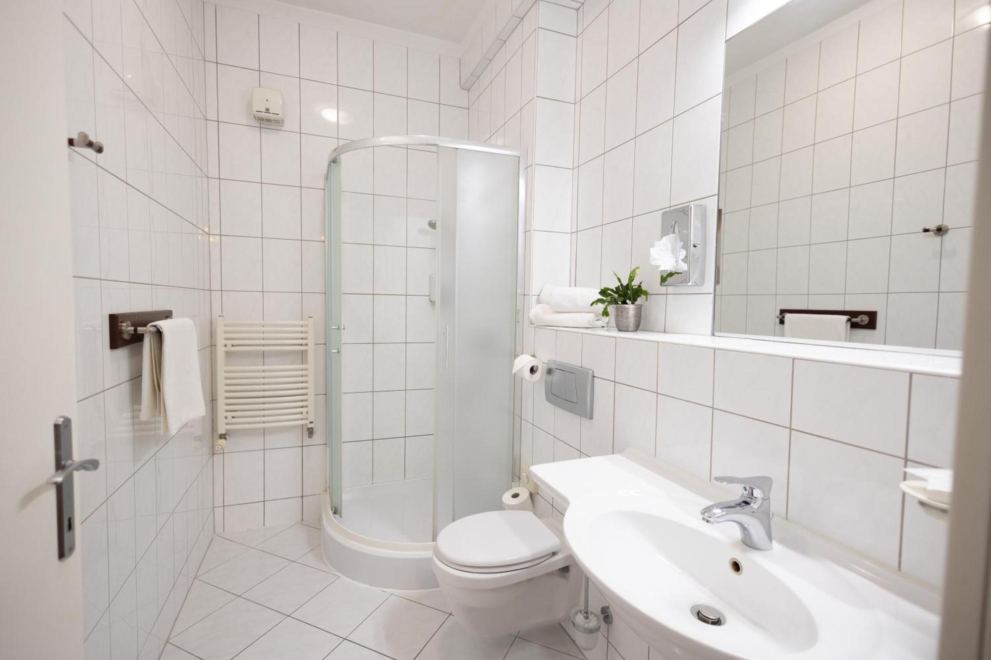 City Hotel ميسكولك المظهر الخارجي الصورة