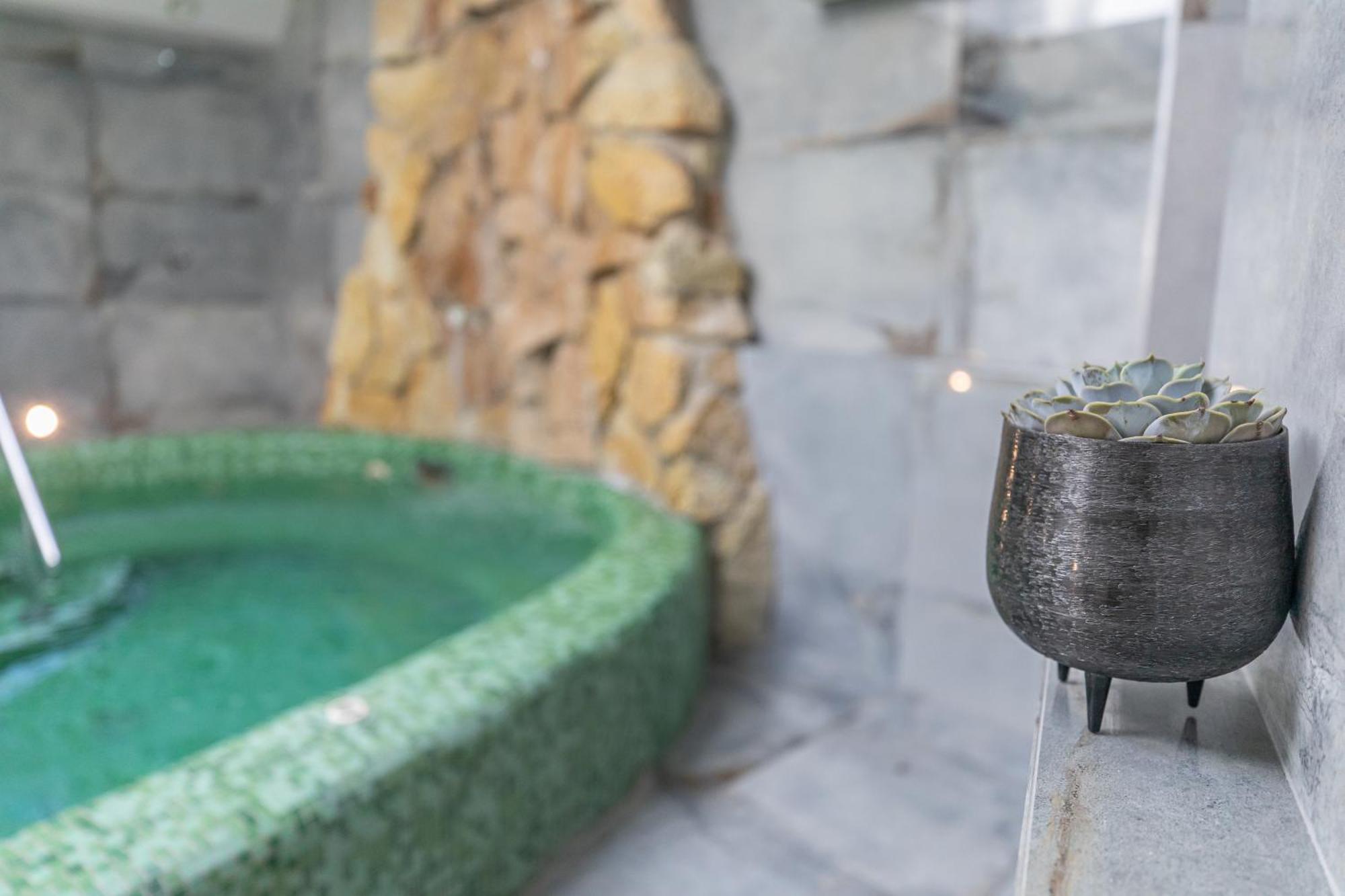 City Hotel ميسكولك المظهر الخارجي الصورة
